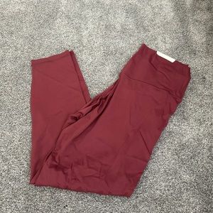 NWT. AERIE Offline 7/8 length (crop) high-rise legging maroon size xl real me